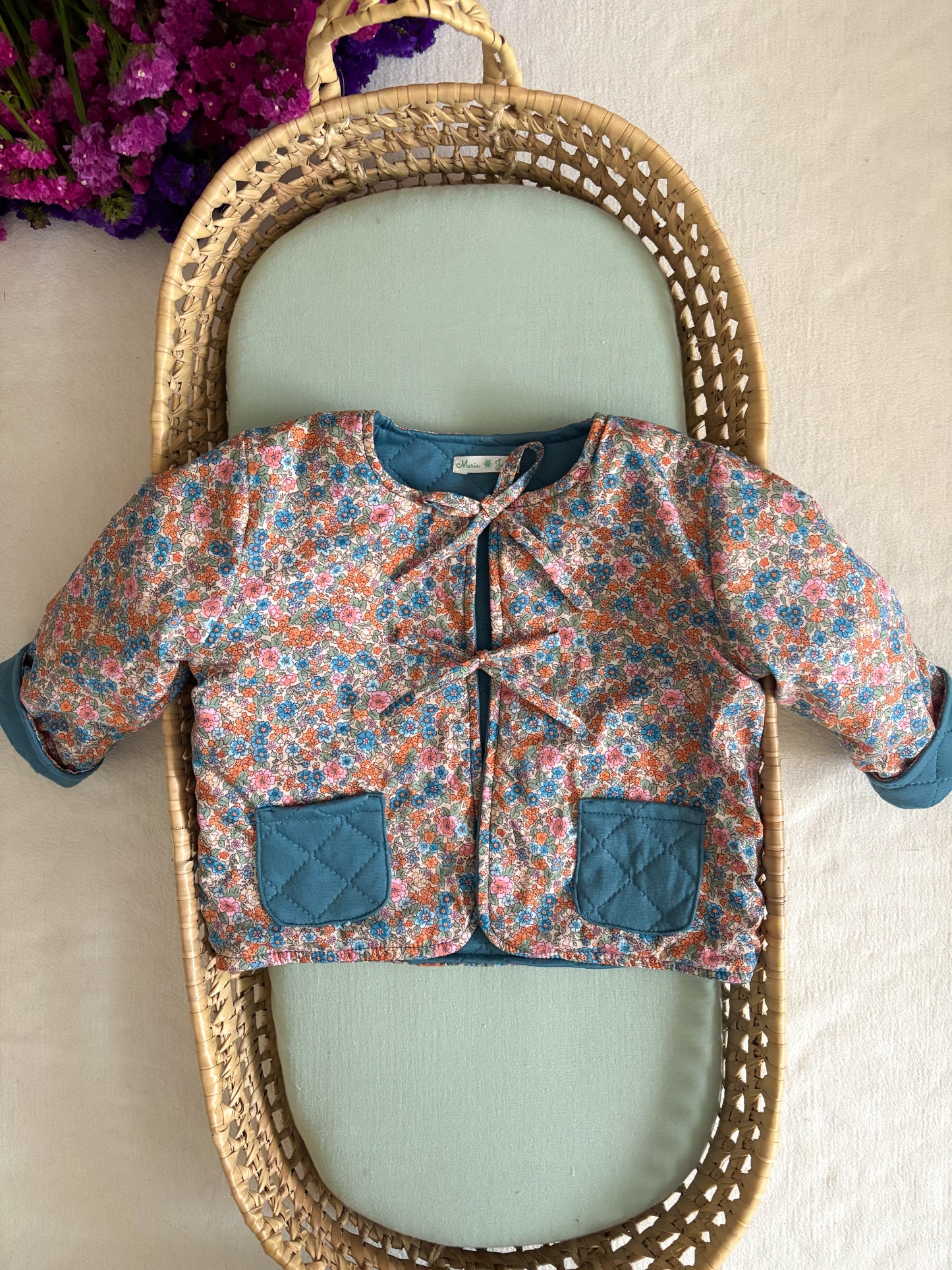 Casaco Matelassê Reversível Azul e Florido