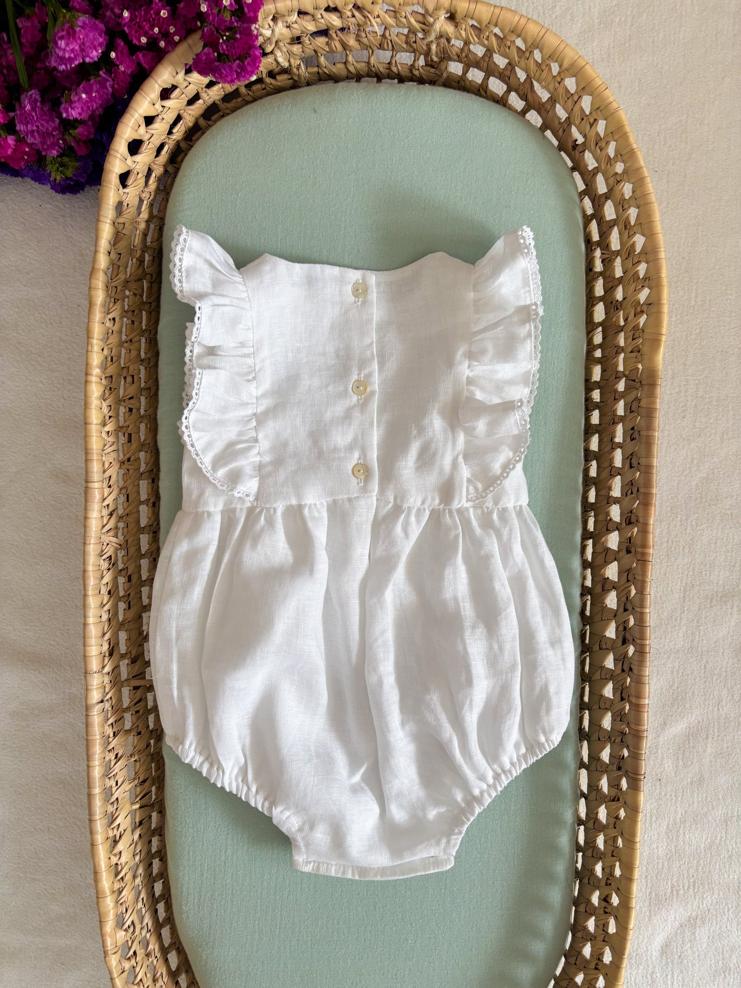 Fofo Linho Branco Folhos