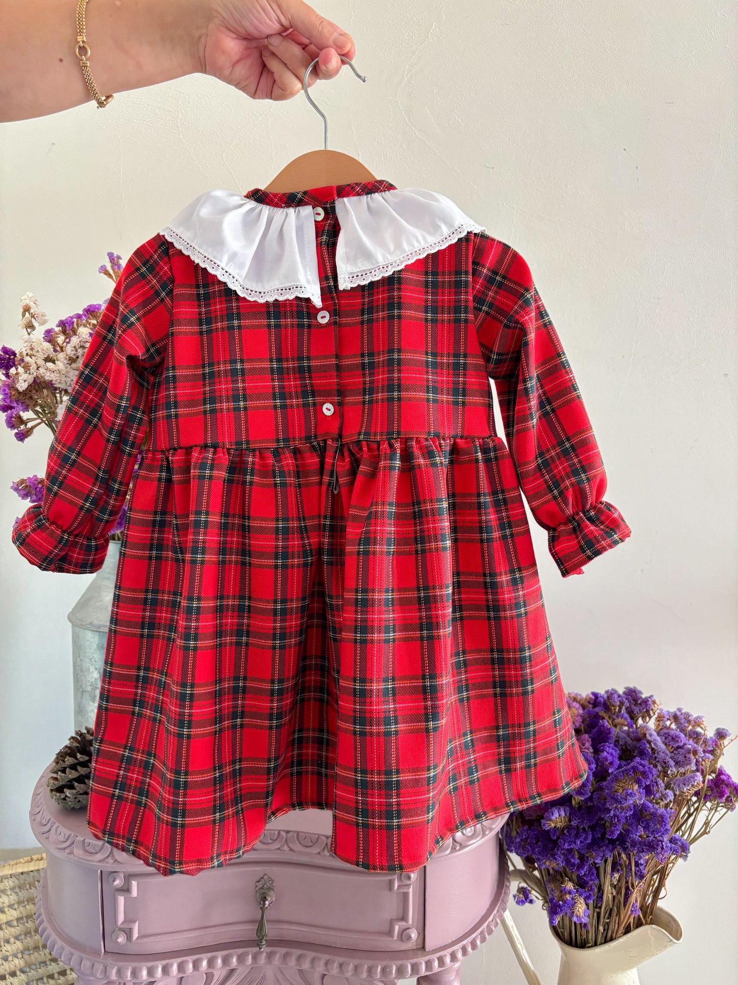 Vestido Tartan Vermelho Gola Volante Renda