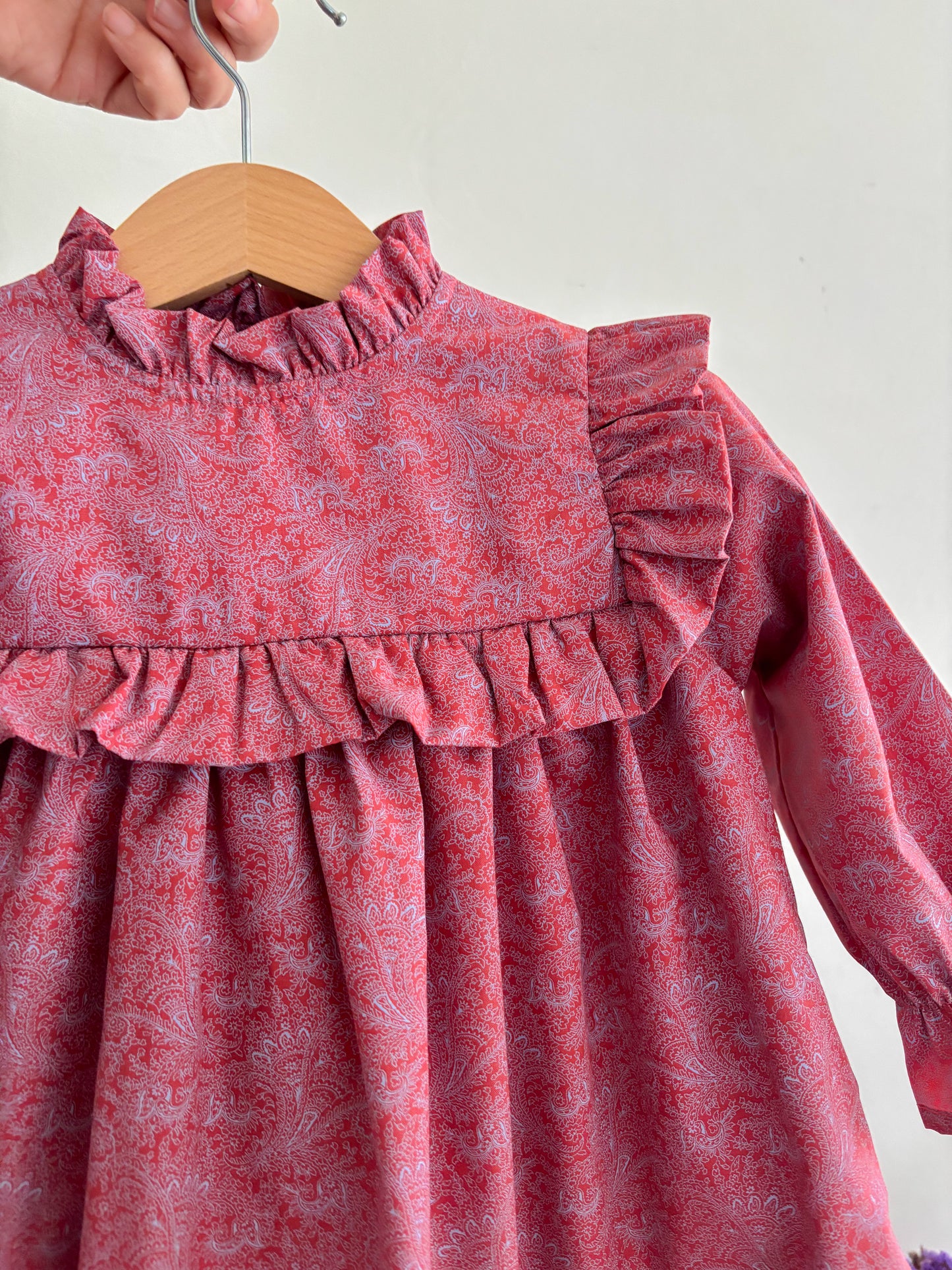 Vestido Vermelho Cornucópias Espiguilha