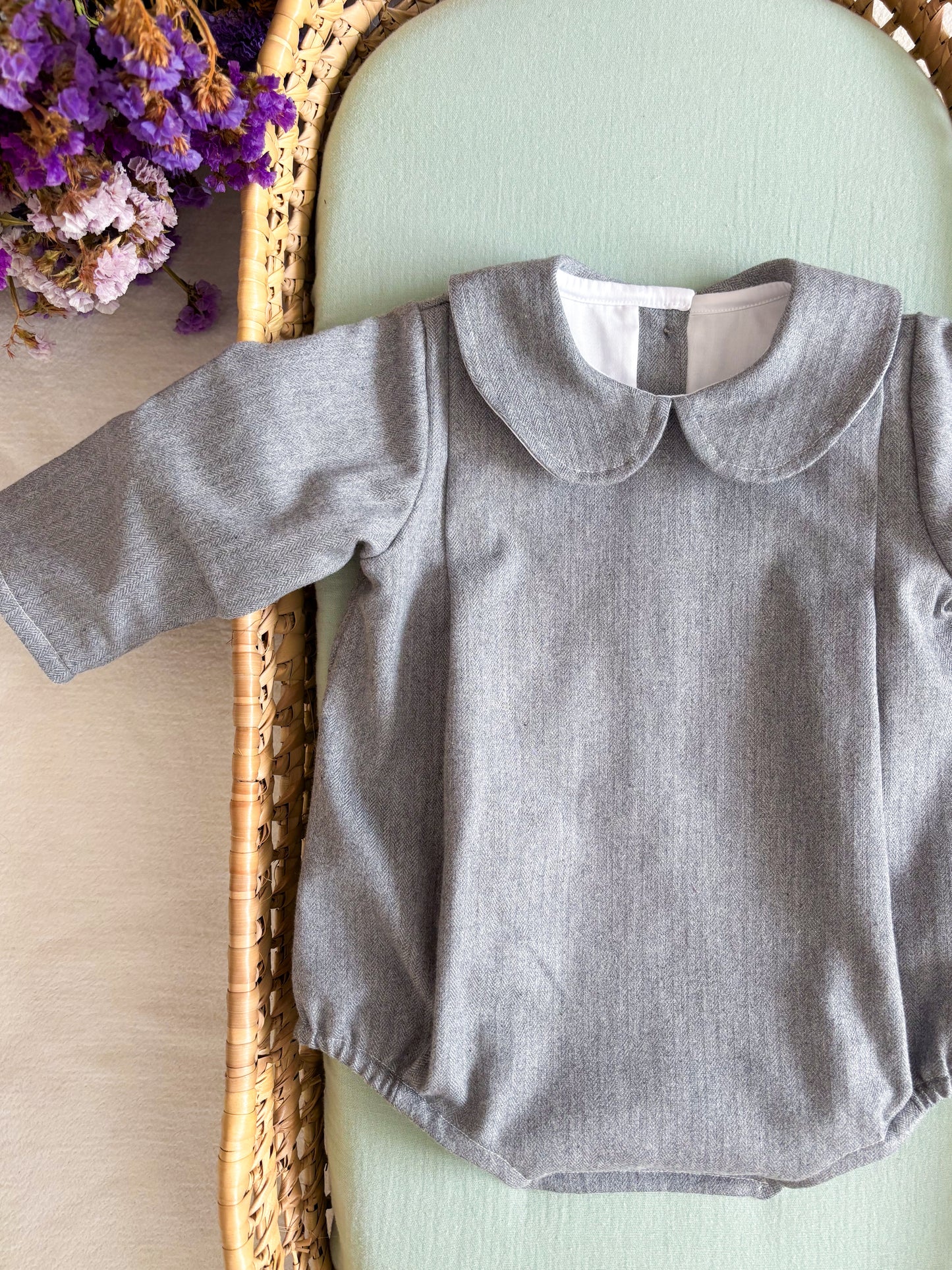 Fofo Cinza Gola Peter Pan