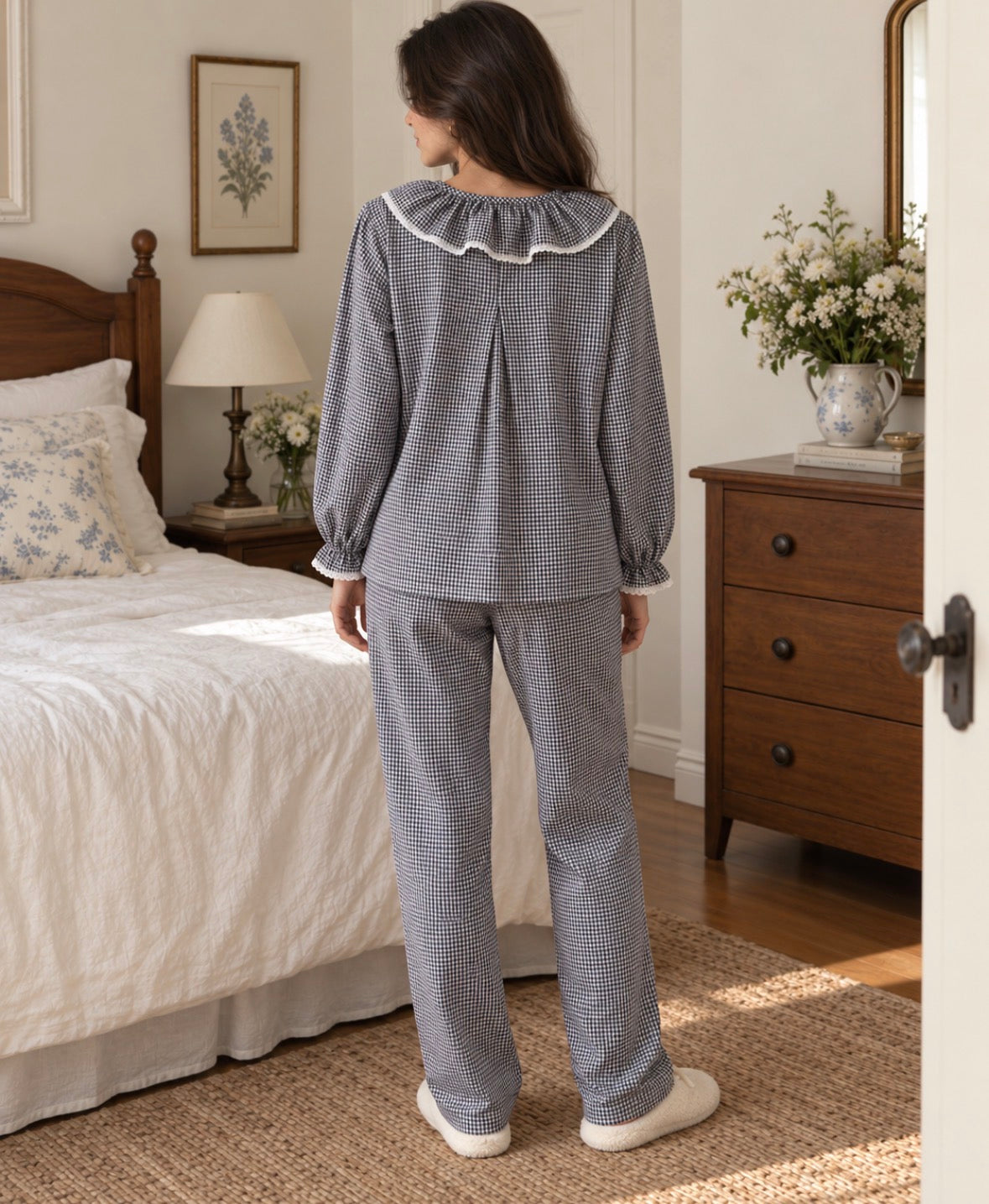 Pijama Vichy Azul Marinho Gola Folho c\Bordado Inglês - Mulher
