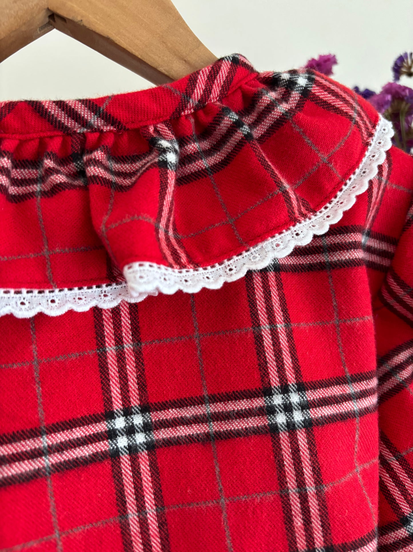 Pijama Xadrez Vermelho e Preto Gola Volante - Natal