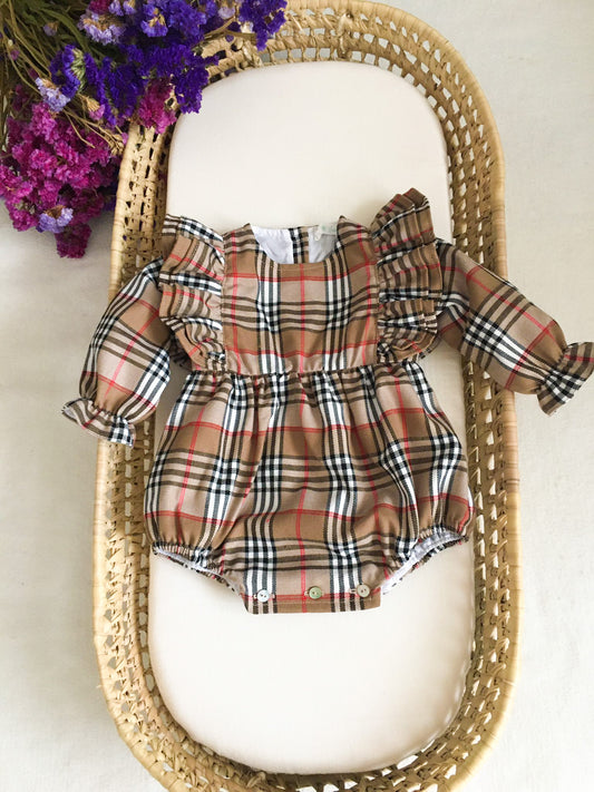 Fofo Tartan Bege Folhos